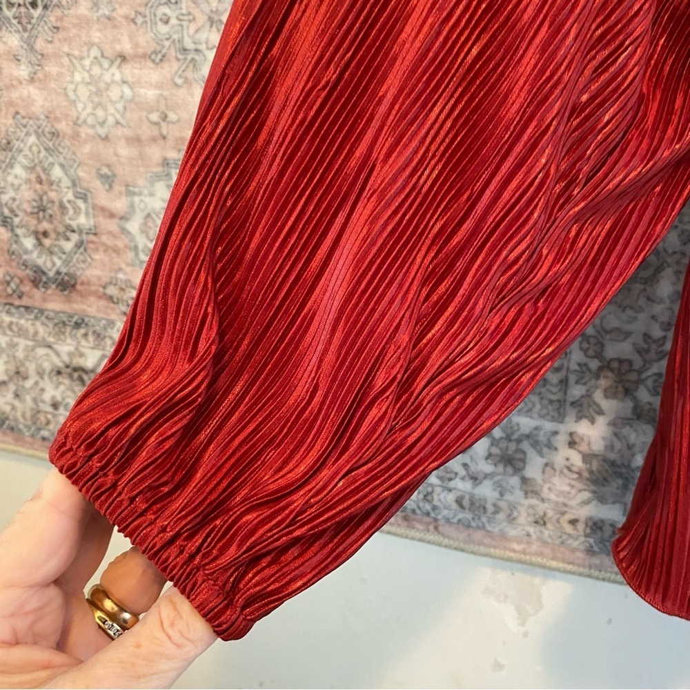 CHICO’S Crinkle Pleated Top Metallic Russet Size L (2) - Picture 7 of 9